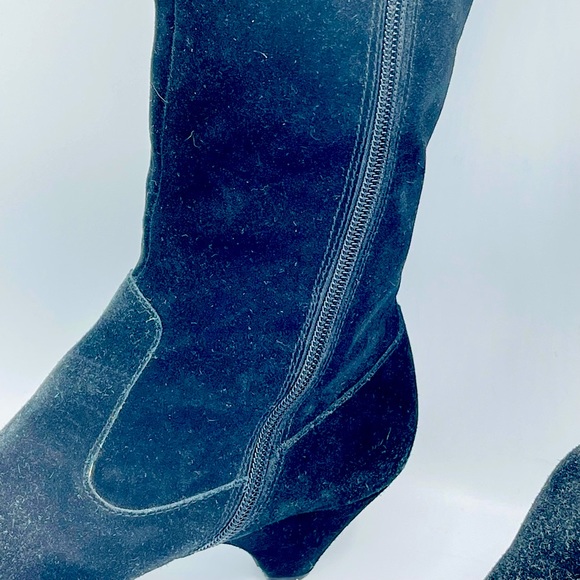 ANNE KLEIN SUEDE LEATHER BOOTS. - Picture 6 of 17